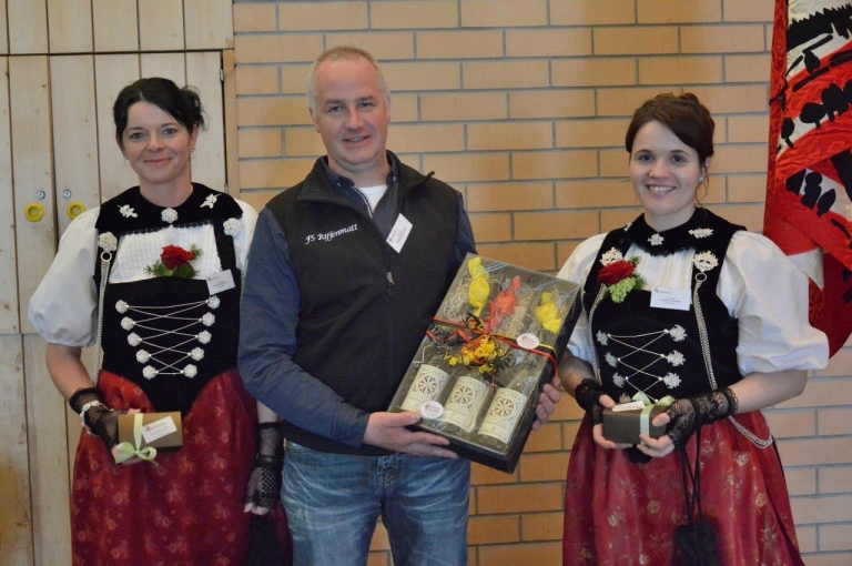 OK-Praesident-Martin-Schuhmacher-Karin-Schuhmacher-und-Tamara-Schneiter